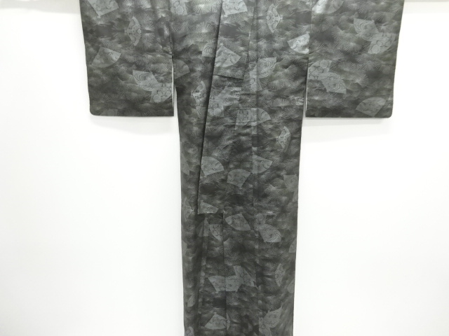  松に扇模様織り出し本場泥大島紬着物（9マルキ）